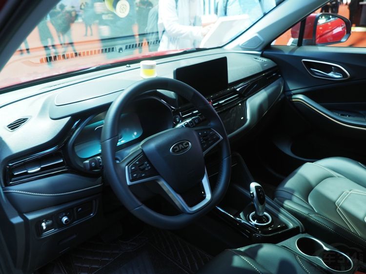 小型纯电动SUV