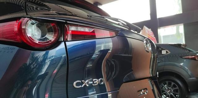 实拍2020款马自达CX-30！轴距2653mm配2.0L