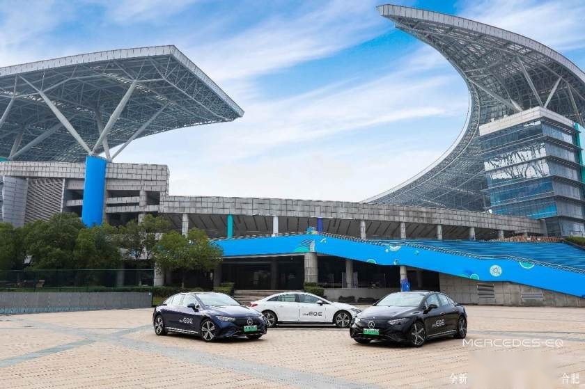 卉眼识车｜2022梅赛德斯-奔驰东区全新纯电EQE全感空间站空降合肥