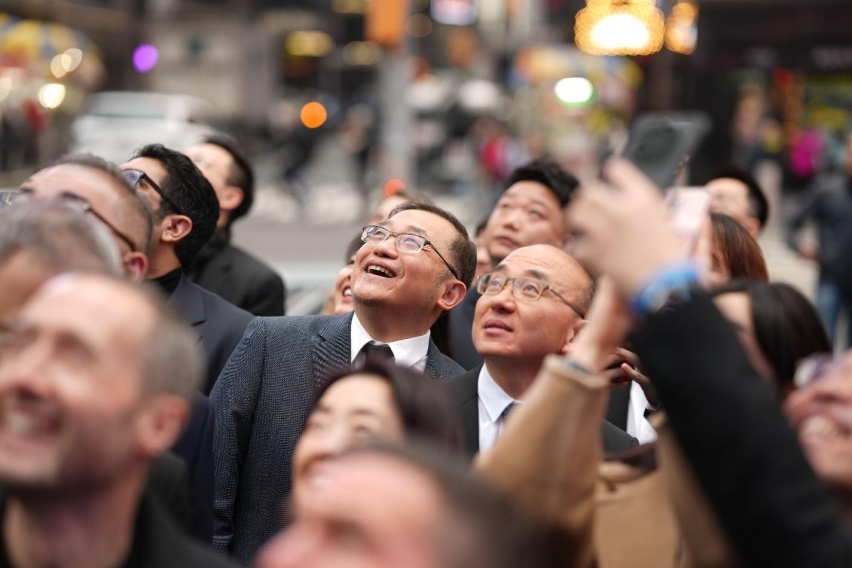 独家专访｜投资人余宁：路特斯的市值明年将突破百亿美金