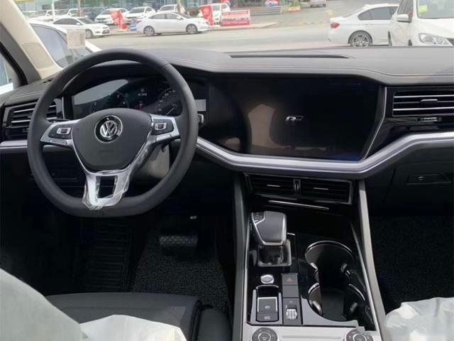 途锐价格缩水，跌至47.63万，V6配空气悬架，为何卖不动？
