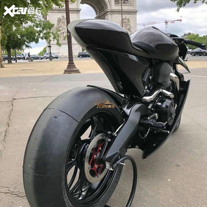 86万的摩托太吸睛阿斯顿马丁amb001实车街头首秀