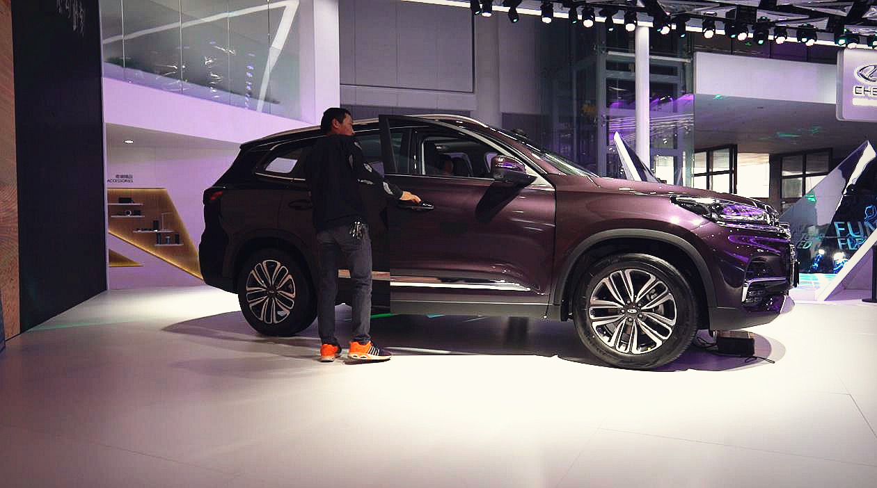 ��܇�����c��������������SUV������һ��һ�Ŀ�@���ֵ����