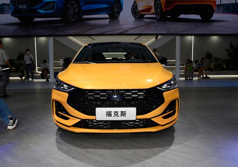 售价11.98万起 换装1.5T四缸发动机 全新福克斯正式上市