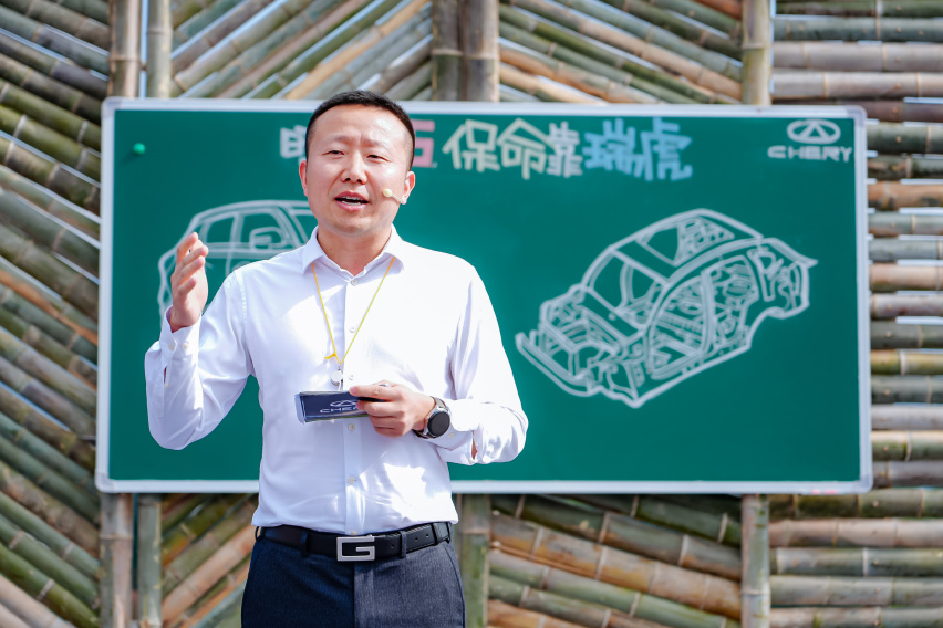 全球热爱，超实在！全新一代瑞虎7村超版诚意上市