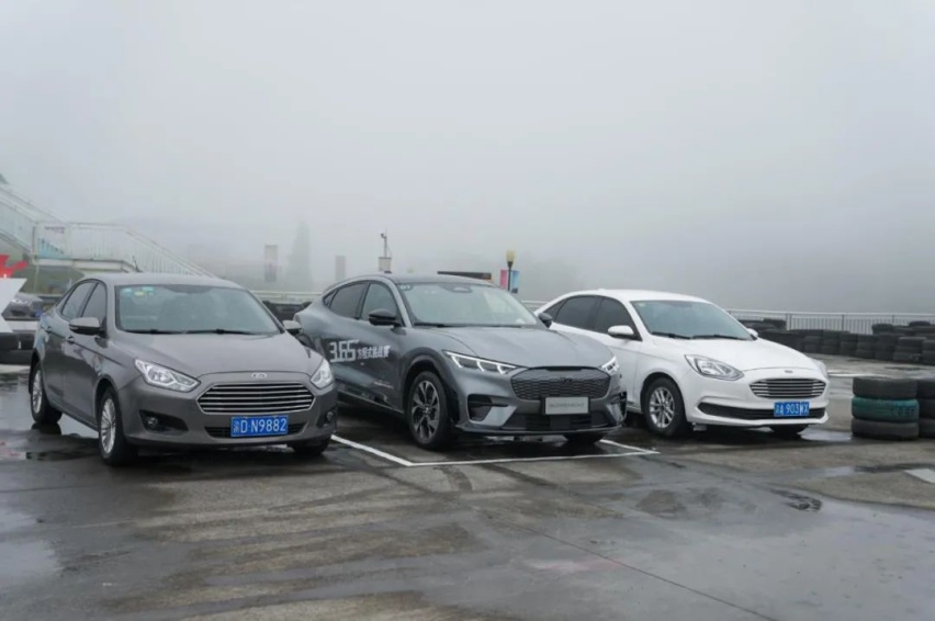 不辱“Ye马”之名，赛道试驾Mustang Mach-E后答疑三点