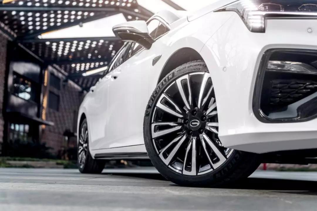 钟观 | 与泊来的Model 3相比，“深度定制”的Aion
