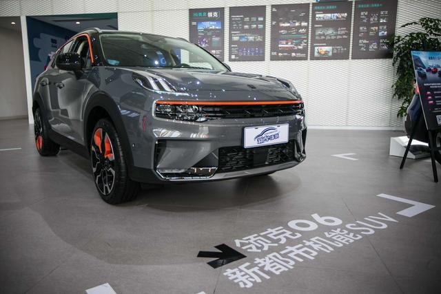 又酷又燃的新都市机能SUV，到店实拍领克06，年轻人的新选择