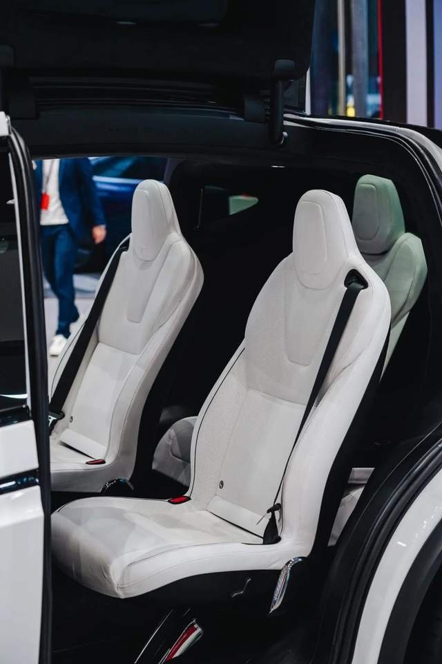 5年后的电动车啥样？看看特斯拉Model X Plaid就大致请清楚了