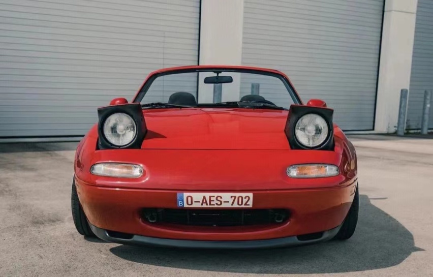 一台冷门敞篷小跑车马自达MX-5
