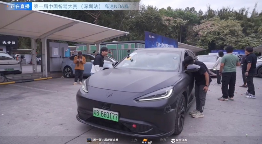 真·卷王，极狐阿尔法S先行版实力领跑中国智驾大赛深圳站