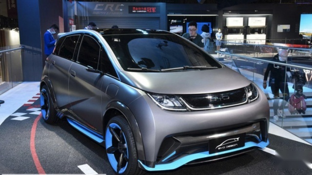 年轻人的第一台电动车？这三台十万内时尚小车别错过
