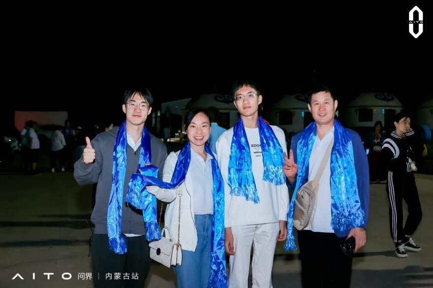 M5智驾之旅 行摄“红色”草原，探究“火星”秘境