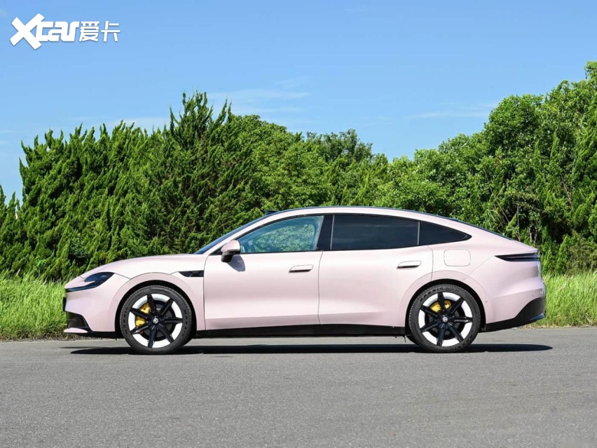 845km续航+800V快充+半固态电池，MG 07前景如何？