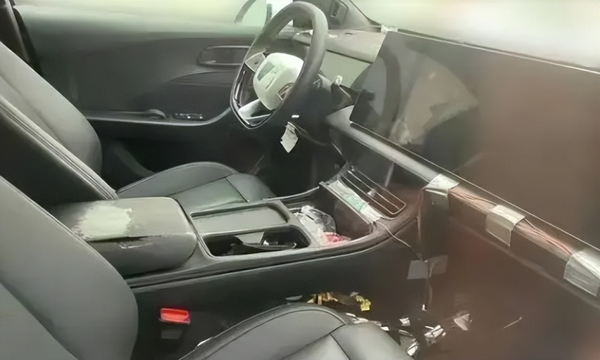 定价多少可以考虑？哪吒L车长4770mm，这还敢定位中大型SUV