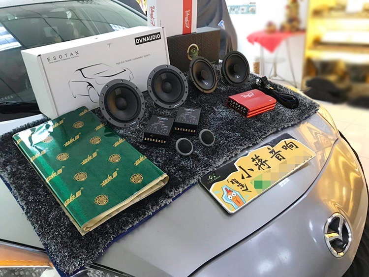 马自达3汽车音响改装隔音升级，哈尔滨小蒋汽车音响改装作业