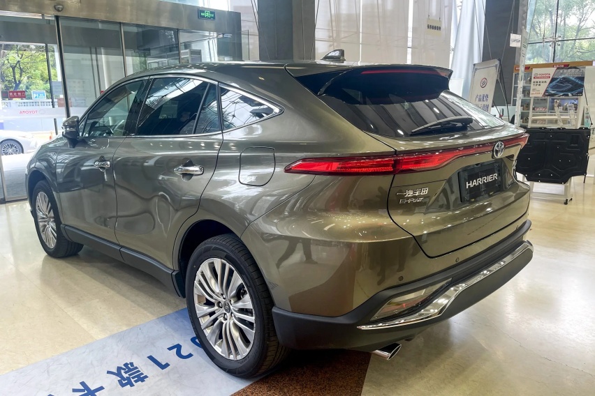 一汽丰田凌放HARRIER上市，共推出7款车型，起售价21.18万