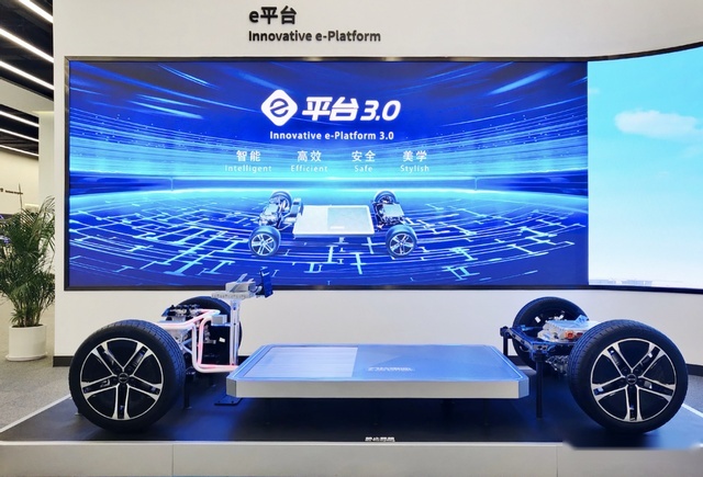 吹响停产燃油车号角，比亚迪挥别传统车企