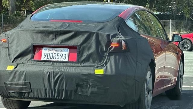 特斯拉Model 3中期改款,外观更帅,内饰用料更厚道