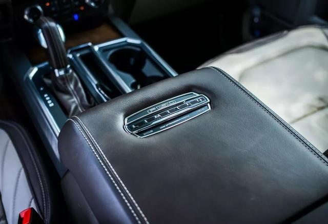 北美试驾福特三剑客，Mustang、F-150 LTD、2020款探险者