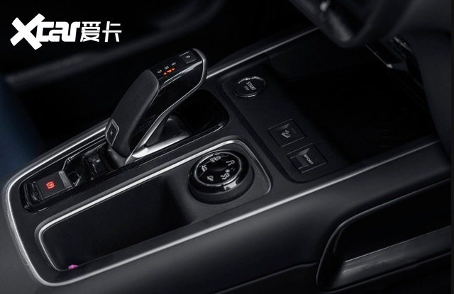 东风雪铁龙天逸BEYOND，提供1.6T和1.8T，标配爱信8AT