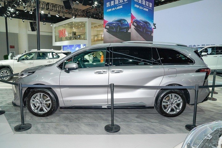 逆势涨价！2023款丰田赛那有点猛，哪一款性价比更高？