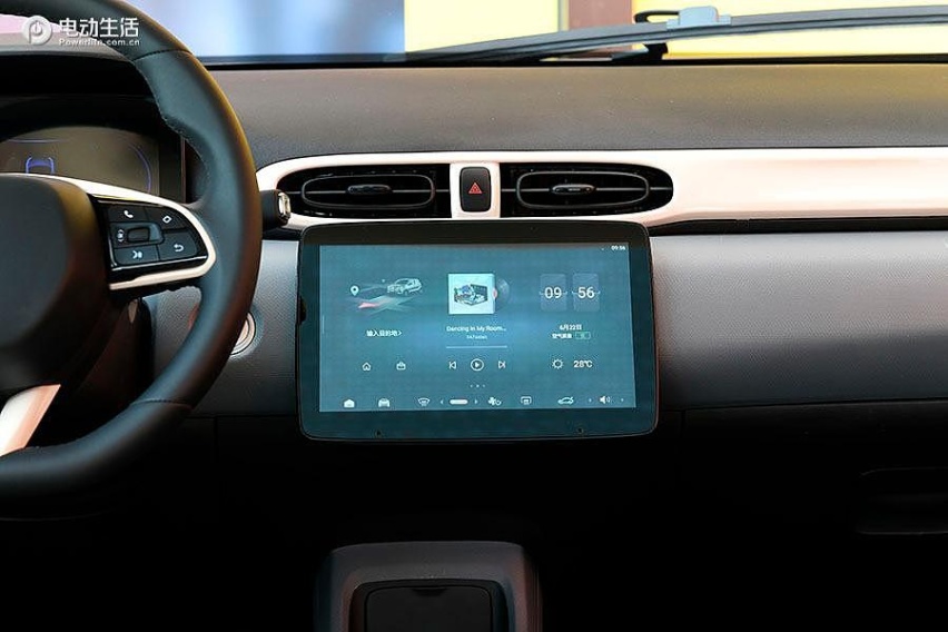 微型精品家庭用车 实拍2021款零跑T03 400豪华版
