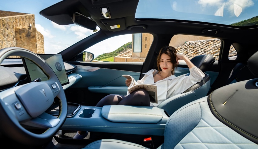 10万出头就能买到的增程SUV，不仅标配L2级智驾，配置还超高