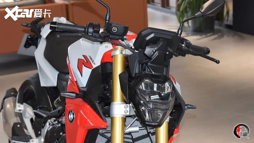 资讯|驰骋在速度与激情之间:运动街车宝马f900r,10.59万元起售