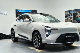 新一代智己LS6开启预售，搭“恒星”超级增程，纯电续航达450公里