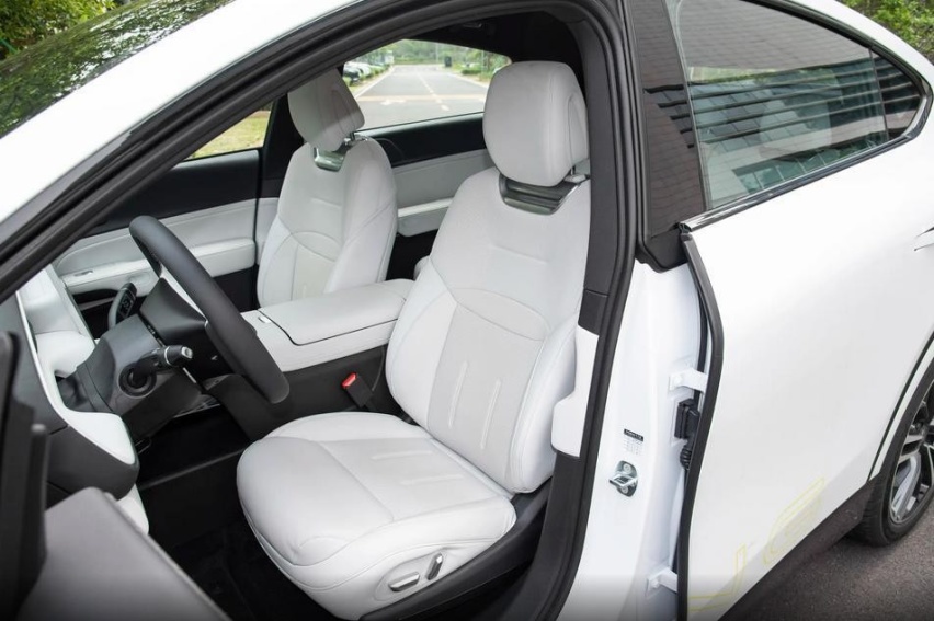 集“全村”的希望？对标特斯拉Model Y，小鹏G6够不够格