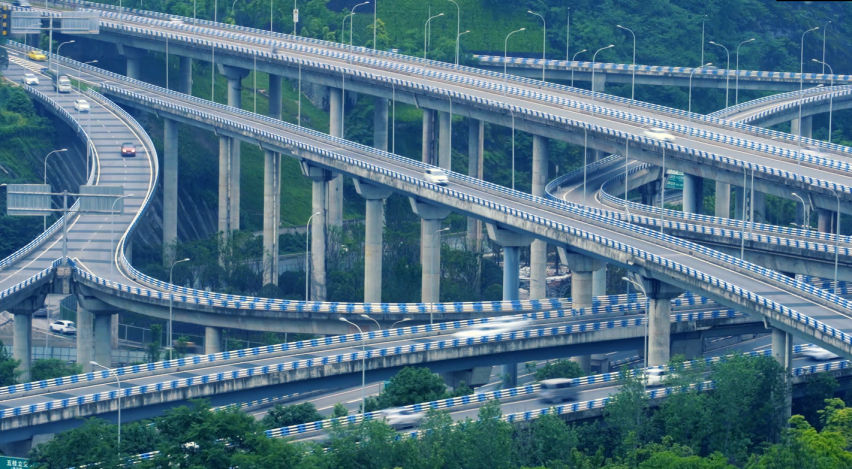 打卡8D山城，试驾领克01，没想到它还能在泥泞山路上撒野！