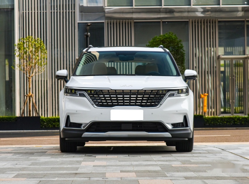 输给别克GL8，这车长超5米1，2.0T+8AT，合资大厂出品