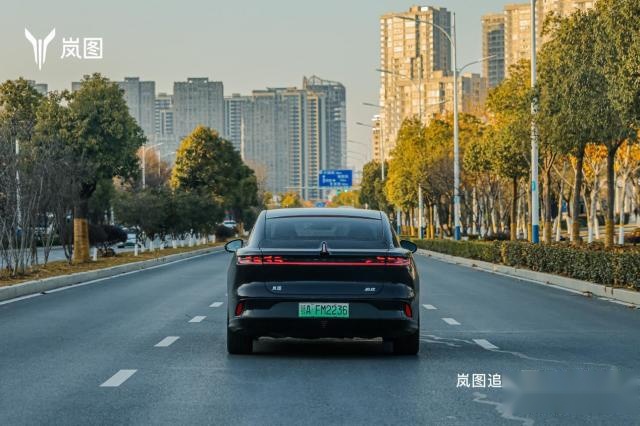 开创混动豪华新时代，岚图追光PHEV合肥区域上市暨全系品鉴会