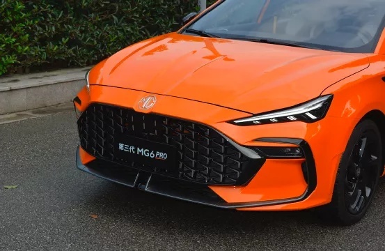 “斜杠青年”多面手 道路试驾第三代MG6 pro