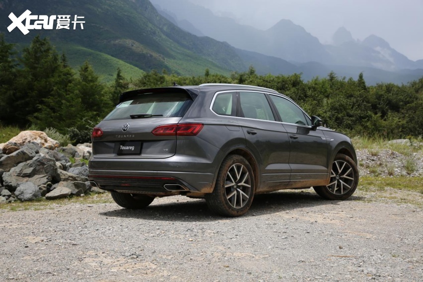 百万级豪车的行驶品质 试驾大众途锐