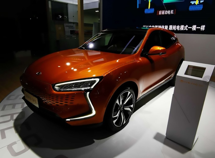 四驱、全铝底盘、零百4.8秒，这款中型SUV不到28万贵吗？