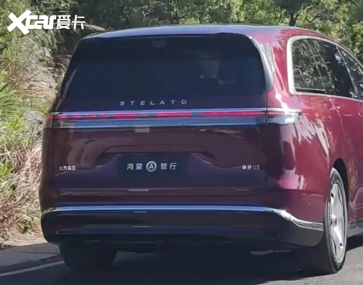 享界V8挂“家庭”牌，实车像商务接待，长超5米3，到底卖给谁？