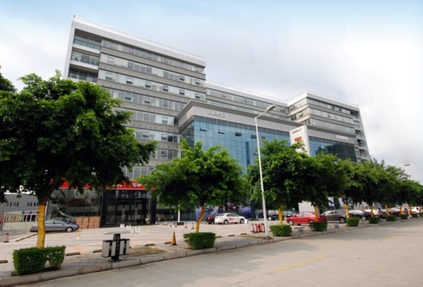 繁华商圈开店卖车，吉利要与造车新势力抢客