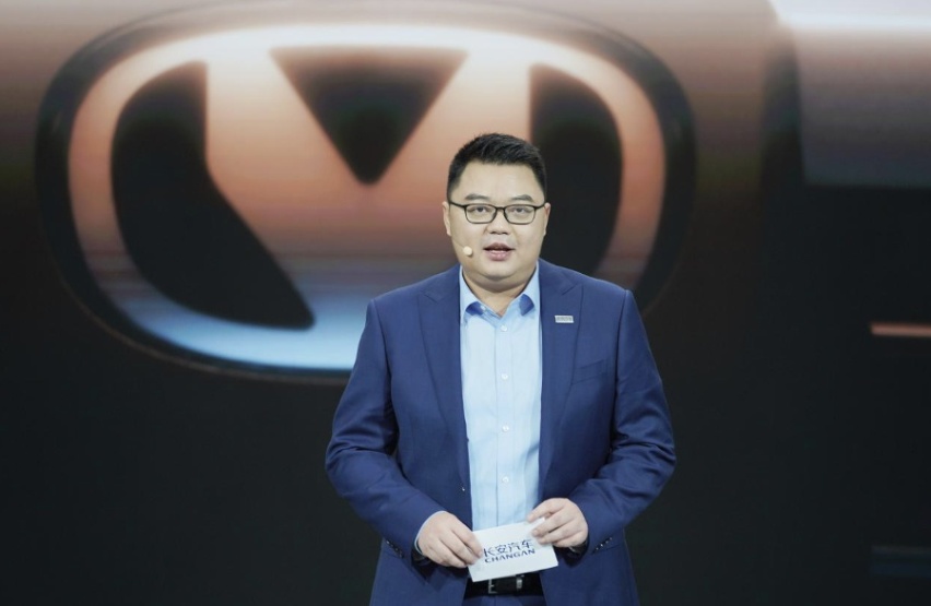 全球首款超级增程皮卡 长安猎手震撼亮相