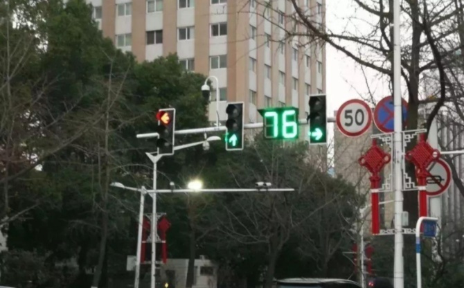 新知达人, 新国标红绿灯标准出炉 两大变化要看清 一取消、一统一