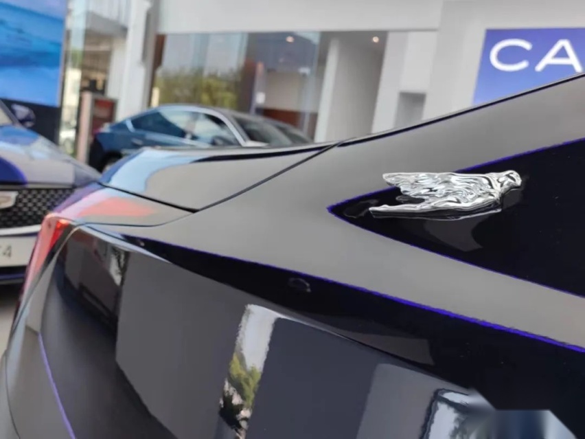 Cars01车闻丨“解读蓝色优雅” 静态品鉴120周年凯迪拉克CT6