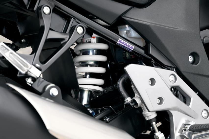 国内入门神级仿赛摩托，铃木GSX250R，造型经典操控稳定
