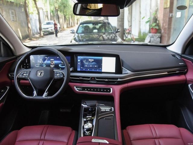 奔腾T77 PRO与长安CS75 PLUS,究竟谁是国潮实力派SUV?