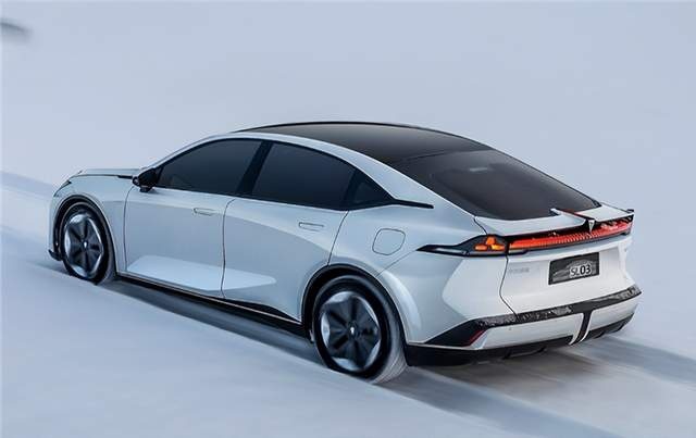 长安深蓝SL03对标Model 3，是不是用力过猛？