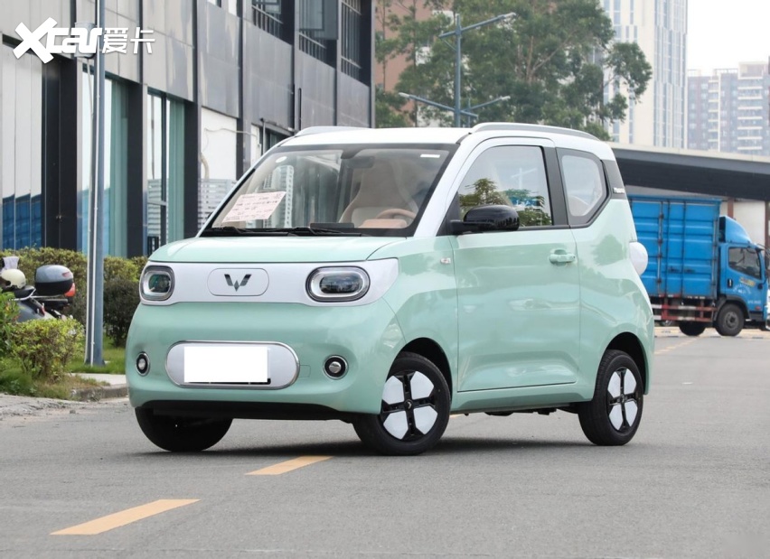 五菱宏光miniev现身美国街头,约合人民币超28万元,你怎么看?