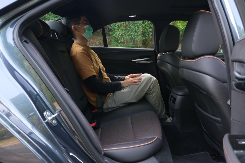 2.0T+8AT只要20万出头，这台豪华轿车做到了！