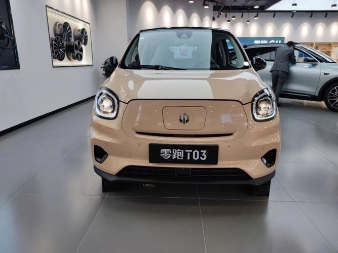 零跑T03全新色系车型，让用户爱上小电动车