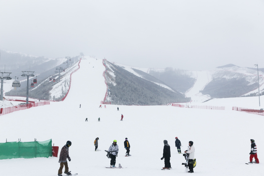 长续航拓展生活半径 昂希诺纯电动崇礼滑雪试驾体验