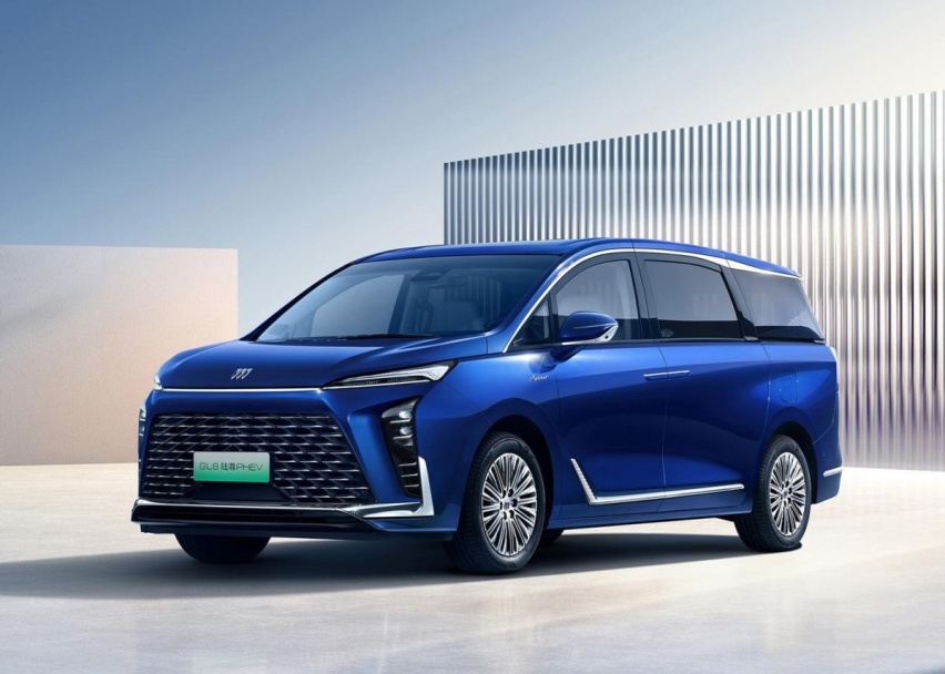 35.99万起，全新别克GL8陆尊PHEV上市，综合续航达1370公里